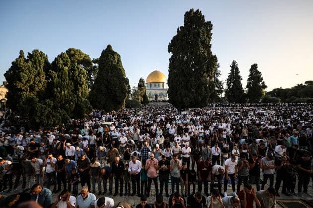 News Themen der Woche KW24 News Bilder des Tages Eid al-Adha prayer in Jerusalem JERUSALEM - JUNE 16: Palestinians perform Eid al-Adha prayer at the Al Aqsa Mosque despite the restrictions of Israeli police in Jerusalem on June 16, 2024. photo by saeed qaq Copyright: xSAEEDQAQx image00005.jpeg