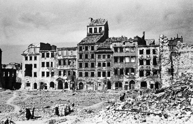 Street Warsaw destruction war 49567 17.01.1945 A Warsaw street during World War II. RIA Novosti Sputnik Warsaw Poland  Copyright: xRIAxNovostix