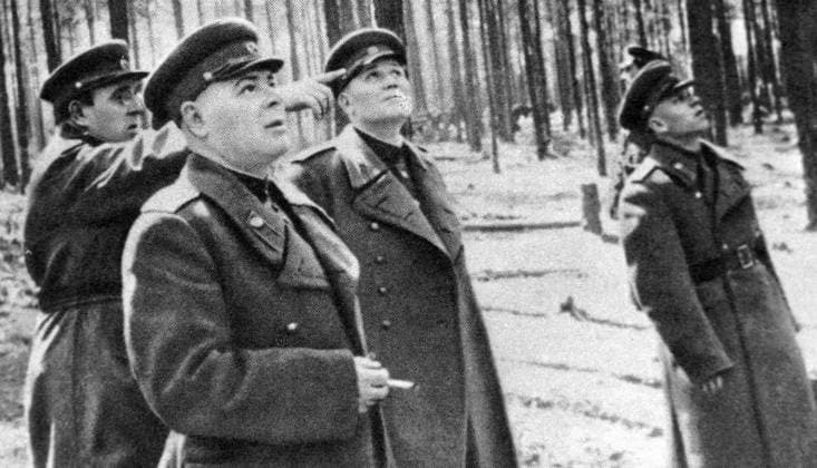 KONEV BERLIN OPERATION GREAT PATRIOTIC WAR 60666 16.04.1945 Marshal of the Soviet Union Ivan Konev (center) at command post of General Nikolai Pukhov, commander of the 13th Soviet Army, during the Berlin operation. RIA Novosti Sputnik Germany  Copyright: xRIAxNovostix