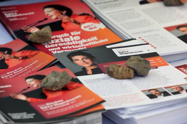 Wahlkampfveranstaltung des Bündnis Sara Wagenknecht (BSW) Leipzg, 04.06.2024 - Besucher auf einer Wahlkampfveranstaltung des Bündnis Sara Wagenknecht (BSW) auf dem Richard-Wagner-Platz in Leipzig. Foto: Matthias Gränzdörfer Thüringen Germany *** Election campaign event of the alliance Sara Wagenknecht BSW Leipzg, 04 06 2024 Visitors at an election campaign event of the alliance Sara Wagenknecht BSW on Richard Wagner Platz in Leipzig Photo Matthias Gränzdörfer Thüringen Germany Copyright: xMatthiasxGränzdörferx