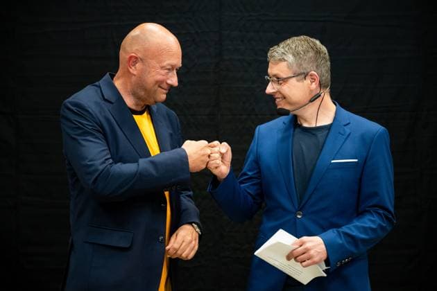 FDP THÜRINGEN AUFTAKT LANDTAGSWAHLKAMPF 18 06 2024 - Weimar: Der Spitzenkandidat der Thüringer FDP, Thomas L. Kemmerich (links) mit dem Generalsekretär der FDP Thüringen Robert-Martin Montag (rechts). Wahlkampfauftakt zur Landtagswahl 2024 der FDP Thüringen am 18. Juni 2024 im Uhrenwerk in Weimar. _________________ *** FDP THURINGIA OPENING MEETING LANDTAGSWAHLKAMPF 18 06 2024 Weimar The top candidate of the Thuringian FDP, Thomas L Kemmerich left with the Secretary General of the FDP Thuringia Robert Martin Montag right Election campaign kick-off for the state election 2024 of the FDP Thuringia on June 18, 2024 in the clock factory in Weimar