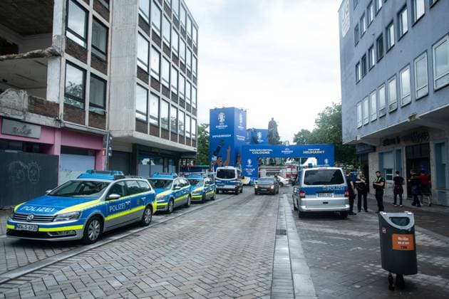 UEFA EURO 2024 in Cologne, Public Viewing in Cologne, Fan Zone at Heumarkt, Altermarkt Police cars in front of the FanZone at Heumarkt UEFA EURO 2024 in Cologne, Public Viewing in Cologne, Fan Zone at Heumarkt, Altermarkt Cologne city center NRW Germany Copyright: xBEAUTIFULxSPORTS Buriakovx