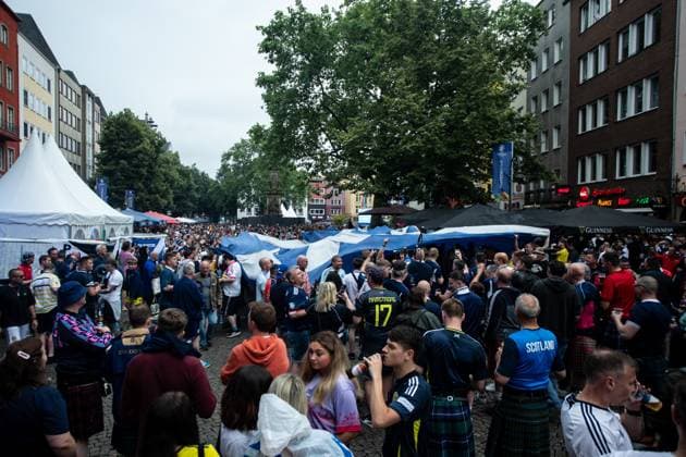UEFA EURO 2024 in Cologne, Public Viewing in Cologne, Fan Zone at Heumarkt, Altermarkt Although Public Viewing was canceled, fans of Scotland UEFA EURO 2024 in Cologne, Public Viewing in Cologne, Fan Zone at Heumarkt, Altermarkt Cologne Downtown NRW Germany Copyright: xBEAUTIFULxSPORTS Buriakovx