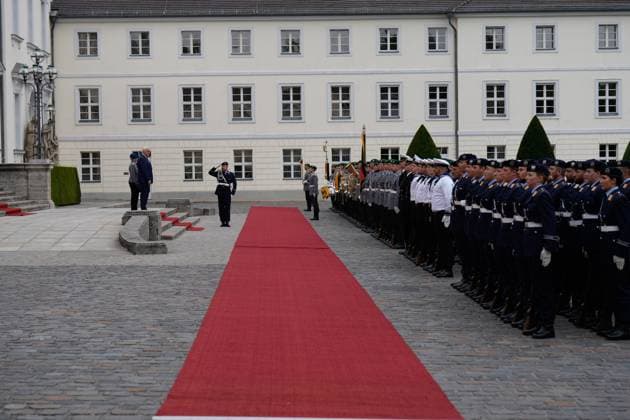 Federal President Frank Walter Steinmeier welcomes the Guard Battalion and Music Corps Federal President Frank Walter Steinmeier welcomes the Guard Battalion and the Music Corps of the Bundeswehr at Bellevue Palace Berlin Berlin GER