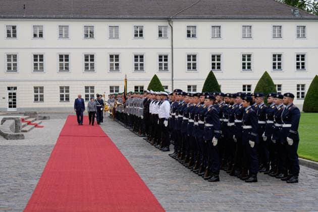 Federal President Frank Walter Steinmeier welcomes the Guard Battalion and Music Corps Federal President Frank Walter Steinmeier welcomes the Guard Battalion and the Music Corps of the Bundeswehr at Bellevue Palace Berlin Berlin GER