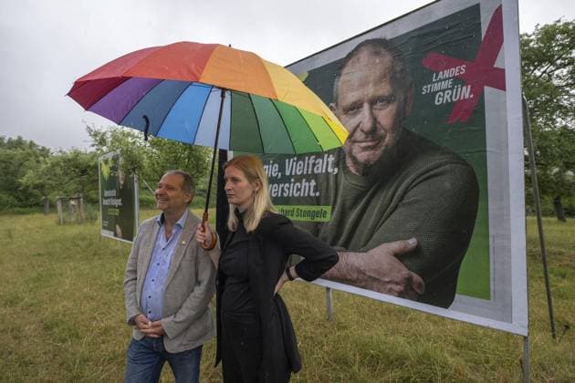 2024 LANDTAGSWAHL THÜRINGEN - WAHLKAMPFAUFTAKT BUENDNIS90 DIE GRUENEN ** NUR FÜR REDAKTIONELLE ZWECKE ** EDITORIAL USE ONLY **<p>19 06 2024-Erfurt: 2024 Landtagswahl Thüringen - Wahlkampfauftakt von Buendnis90 Die Gruenen mit Madeleine Henfling (Buendnis90 Die Gruenen) und Bernhard Stengele (Buendnis90 Die Gruenen), Minister für Umwelt, Energie und Naturschutz auf einer Streuobstwiese in Erfurt ( Deutschland Thueringen Erfurt Copyright: SaschaxFromm *** 2024 STATE ELECTION THURINGIA ELECTION CAMPAIGN KICK-OFF BUENDNIS90 DIE GRUENEN FOR EDITORIAL PURPOSES ONLY p 19 06 2024 Erfurt 2024 State Election Thuringia Election Campaign Kick-Off Buendnis90 Die Gruenen with Madeleine Henfling Buendnis90 Die Gruenen and Bernhard Stengele Bue Copyright: SaschaxFromm doc7vxqwel46d11iya8vk4e ,EDITORIAL USE ONLY