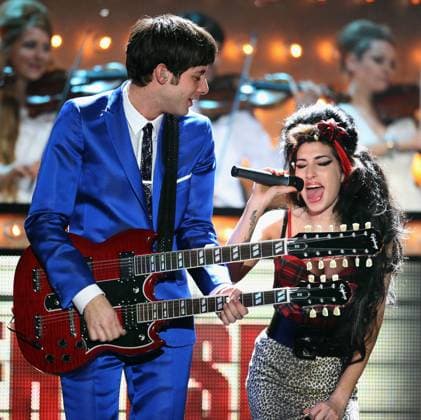 THE BRIT AWARDS 2008 SHOW MARK RONSON AND AMY WINEHOUSE ON STAGE AT THE BRIT AWARDS 2008, HELD AT EARLS COURT IN LONDON. 20 FEBRUARY 2008. PICTURES. JOHN MARSHALL ,  Copyright: xJOHNxMARSHALLx xAvalonx 0546929150