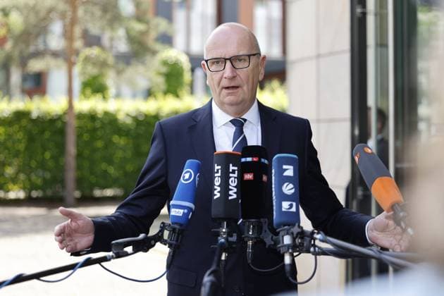 News Themen der Woche KW25 News Bilder des Tages Dietmar Woidke; Ministerpräsidentenkonferenz in Berlin, Schwerpunktthemen Sicherheit und Verteidigung, Migration, Bezahlkarte, Pflichtversicherung gegen Elementarschäden, am 20.06.2024 in Berlin, (Hessische Landesvertretung), Deutschland *** Dietmar Woidke Minister Presidents Conference in Berlin, focus on security and defense, migration, payment card, compulsory insurance against natural hazards, on 20 06 2024 in Berlin, Hessische Landesvertretung , Germany