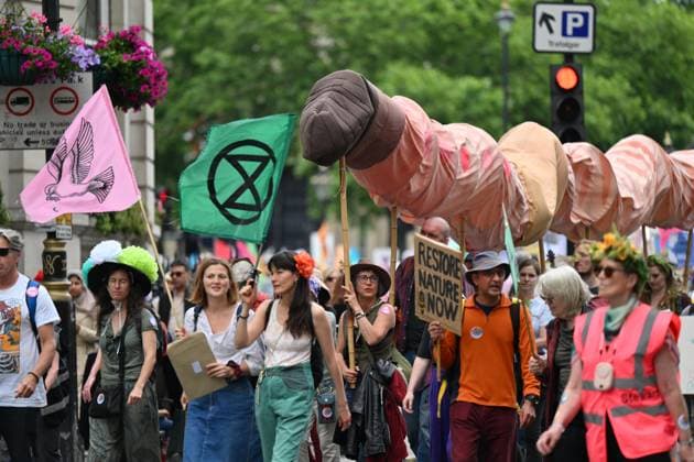 News Themen der Woche KW25 News Bilder des Tages June 22, 2024, London, England, United Kingdom: An estimated 80,000 people took to the streets of London to force governmental change around the climate, water, green spaces and nature. London United Kingdom - ZUMAf183 20240622_zip_f183_040 Copyright: xCalumxMcLeanx