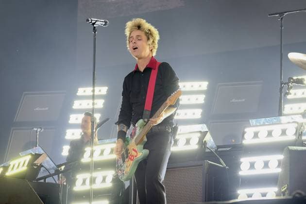 Bilder des Jahres 2024, Entertainment 06 Juni Entertainment Themen der Woche KW25 Entertainment Bilder des Tages American punk band Green Day performance in Newport, UK - 23 Jun 2024 Billie Joe Armstrong, lead singer and guitarist with American punk band Green Day performs live on stage at Isle of Wight Festival. Newport United Kingdom Copyright: xDawnxFletcher-Parkx xSOPAxImagesx ggd (1)