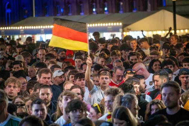 EM Euro2024 Uefa round of 16 20240623 German fans stream out of the Fanzone Stuttgart Baden Württemberg Germany after the Germany-Switzerland match in Stuttgart city center