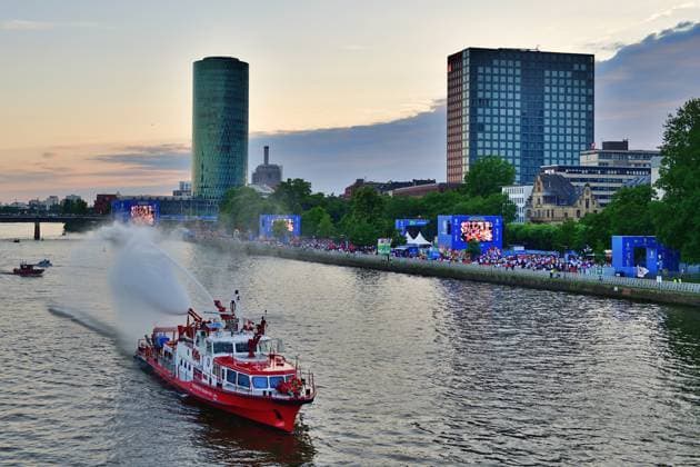 23 6 2024 Room to celebrate The fan mile for UEFA Euro 2024 in Frankfurt am Main Several gigantic screens invite you to public viewing along a length of 1400m along the Main River There is room for 30,000 visitors Frankfurt am Mainufer Hesse Germany
