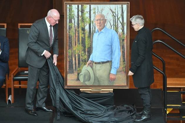 GOVERNOR GENERAL PORTRAIT UNVEILING, Governor-General David Hurley and artist Jude Rae during the unveiling of his official portrait at Parliament House in Canberra, Monday, June 24, 2024. ( NO ARCHIVING, EDITORIAL USE ONLY, NO USE IN BOOKS WITHOUT CONSENT CANBERRA AUSTRALIAN CAPTIAL TERRITORY AUSTRALIA  Copyright: xMICKxTSIKASx 20240624132838249978