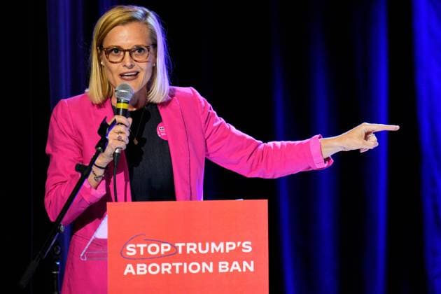 June 24, 2024, Madison, Wisconsin, USA: Wisconsin Secretary of State SARAH GODLEWSKI warms up the crowd at an abortion rights rally in Madison, Wis. on Monday night, June 24. Later in the rally, U.S. Sen. Elizabeth Warren (D-Mass.) told the crowd of 300, The reason we lost Roe v. Wade was Donald Trump. Warren was in Madison stumping for President Joe Biden s reelection on the second anniversary of the release of the U.S. Supreme Court decision Dobbs v. Jackson Women s Health Organization. In Dobbs, the Supreme Court ended abortion rights under the federal constitution. Wisconsin is one of a handful of states expected to decide the 2024 election. Biden won Wisconsin by just 20,000 votes in 2020. Madison USA - ZUMAb262 20240624_znp_b262_001 Copyright: xJeffxM.xBrownx