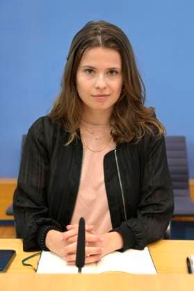 News Themen der Woche KW26 News Bilder des Tages Luisa Neubauer bei der Bundespressekonferenz Neue Verfassungsbeschwerden gegen das Bundesklimaschutzgesetz im Haus der Bundespressekonferenz. Berlin, 24.06.2024 *** Luisa Neubauer at the Federal Press Conference New constitutional complaints against the Federal Climate Protection Act at the Federal Press Conference Center Berlin, 24 06 2024 Foto:xF.xKernx xFuturexImagex bundesklimaschutzgesetz_4606