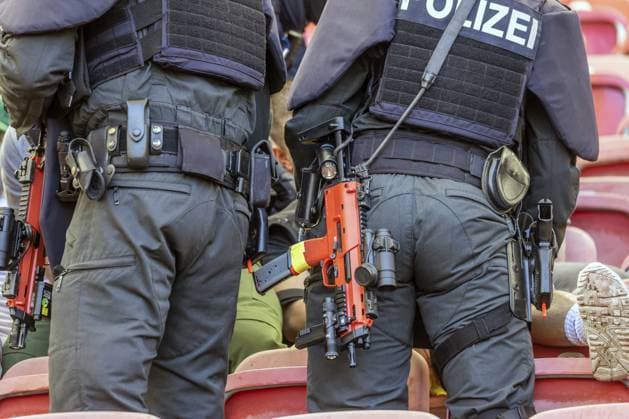 Bathing Württemberg Police Anti Terror EXERCISE in The Stadium in The Run up to The European Football Championships, 1200 Police Officers rehearse for to EMERGENCY Scenario Stabbing in The stands of The MHP Arena, VfB Stuttgart s stadium, Which IS So The Venue fo Copyright: imageBROKER ArnulfxHettrich iblhet10599265.jpg