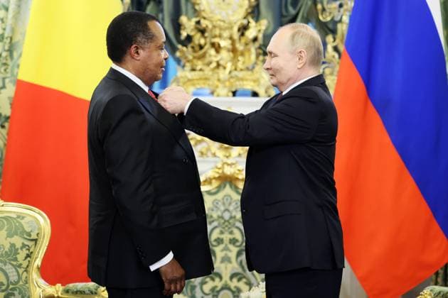 News Themen der Woche KW26 Russia Congo 8717440 27.06.2024 Russian President Vladimir Putin awards Congolese President Denis Sassou Nguesso, left, with the Order of Honour during a meeting at the Kremlin in Moscow, Russia. Mikhail Metzel POOL Moscow Russia  Copyright: xMikhailxMetzelx