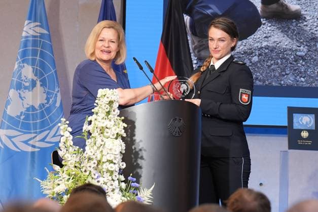 Peacekeeping Day, award ceremony for international peacekeeping missions by Federal Minister of the Interior Nancy Faeser presents Lysanne Koehnke Police Commissioner with her award for international peacekeeping missions on Peacekeeping Day, Berlin, 27 06 2024 Berlin Berlin Germany