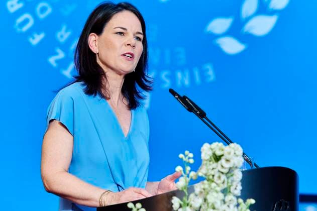 Annalena Baerbock Peacekeeping 2024 EUR, Germany, Berlin, 27 06 2024 Federal Foreign Minister Annalena Baerbock B90 The Greens honors the deployment of all German forces in international peacekeeping missions on Peacekeeping Day Members of NATO, EU and UN missions are honored A commitment to stability, securi