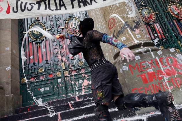 Anti-pride March In Mexico City Members of the bloc are carrying out direct action in the Congress of Mexico City, Mexico, on June 24, 2023, against the LGBTTTIQA+ Pride March, rejecting the capitalization of this commemoration and false alliance discourse through companies and media via advertising and marketing campaigns. They are leaving aside the real cause and the lack of struggle to eradicate discrimination, racism, classism, homophobia, transphobia, and violence in all its forms that they face on a daily basis. Mexico City Mexico City Mexico  Copyright: xGerardoxVieyrax originalFilename: vieyra-notitle240629_npICW.jpg