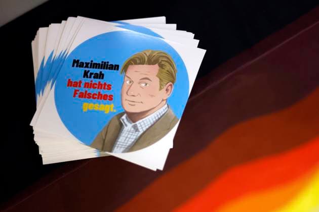 News Themen der Woche KW26 News Bilder des Tages Ein Sticker mit dem Konterfei von Politiker Maximilian Krah (AfD) und der Aufschrift Maximilian Krah hat nichts Falsches gesagt zu sehen auf dem 15. Bundesparteitag der Alternative für Deutschland in der Grugahalle. Essen, 30.06.2024 NRW Deutschland *** A sticker with the portrait of politician Maximilian Krah AfD and the inscription Maximilian Krah has said nothing wrong to be seen at the 15 federal party conference of the Alternative for Germany in the Grugahalle Essen, 30 06 2024 NRW Germany Copyright: xChristophxHardtx
