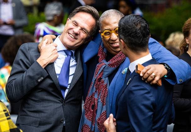 AMSTERDAM - (l-r) Outgoing Prime Minister Mark Rutte, John Leerdam, Rob Jetten during the national commemoration of the abolition of slavery at the slavery monument in the Oosterpark. The commemoration is organized by the National Institute for the Dutch Slavery History and Legacy (NiNsee). ANP ROBIN VAN LONKHUIJSEN netherlands out - belgium out  Copyright: xx x502527053x originalFilename: 502527053.jpg