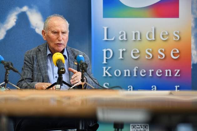 Die Landespressekonferenz am Montag (01.07.2024) im Saarländischen Landtag in Saarbrücken. Im Bild: Josef Dörr, Fraktionsvorsitzender der AfD-Landtagsfraktion. *** The state press conference on Monday 01 07 2024 in the Saarland state parliament in Saarbrücken In the picture Josef Dörr, parliamentary group leader of the AfD state parliamentary group bub