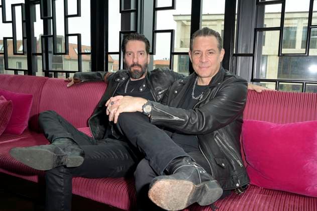 Entertainment Themen der Woche KW27 Entertainment Bilder des Tages Alec Völkel und Sascha Vollmer von The BossHoss beim Thomas Sabo 40th Anniversary Press Cocktail & Collection Presentation auf der Berlin Fashion Week S S 2025 im China Club. Berlin, 02.07.2024 *** Alec Völkel and Sascha Vollmer from The BossHoss at the Thomas Sabo 40th Anniversary Press Cocktail Collection Presentation at the Berlin Fashion Week S S 2025 at the China Club Berlin, 02 07 2024 Foto:xF.xKernx xFuturexImagex sabo_4609