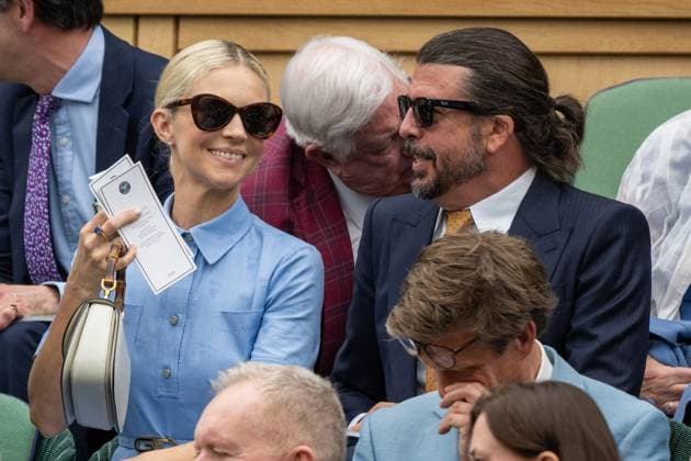 Entertainment Bilder des Tages Jordyn Grohl and Dave Grohl watch tennis from the Royal Box on the second day of the Wimbledon tennis championships held at the All England Lawn Tennis & Croquet Club. Featuring: Jordyn Grohl, Dave Grohl Where: London, London, United Kingdom When: 02 Jul 2024 Credit: Ray Tang Cover Images **STRICTLY EDITORIAL USE ONLY** EDITORIAL USE ONLY. NOT FOR USE BY NEWSPAPERS BASED IN THE UK. Copyright: xx coverimg53915477