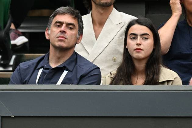 Entertainment Bilder des Tages Ronald O Sullivan and daughter Lily O Sullivan watch tennis on the second day of the Wimbledon tennis championships held at the All England Lawn Tennis & Croquet Club. Featuring: Ronnie O Sullivan, Lily O Sullivan Where: London, London, United Kingdom When: 02 Jul 2024 Credit: Ray Tang Cover Images **STRICTLY EDITORIAL USE ONLY** EDITORIAL USE ONLY. NOT FOR USE BY NEWSPAPERS BASED IN THE UK. Copyright: xx coverimg53916214