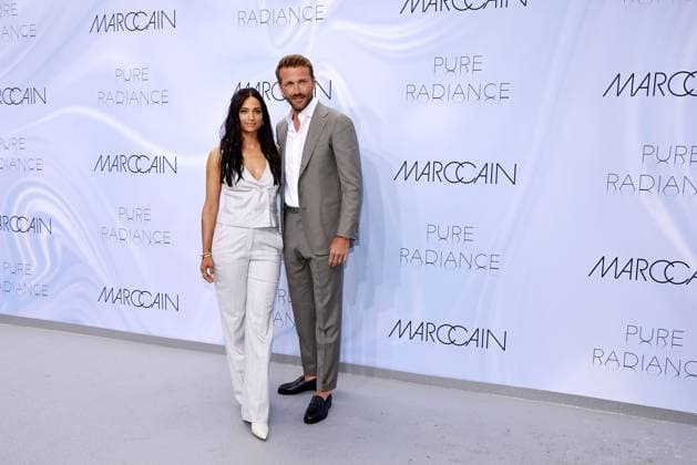 Entertainment Themen der Woche KW27 Amira Pocher und Christian Dueren bei der Marc Cain Pure Radiance Modenschau am 2.07.2024 im Rahmen der Fashion Week Berlin im Kolonnade mit Triumphtor am Neuen Palais in Potsdam Fashionweek Berlin 2024 - Marc Cain Show *** Amira Pocher and Christian Dueren at the Marc Cain Pure Radiance fashion show on 2 07 2024 as part of Fashion Week Berlin in the Colonnade with Triumphtor at the Neues Palais in Potsdam Fashionweek Berlin 2024 Marc Cain Show