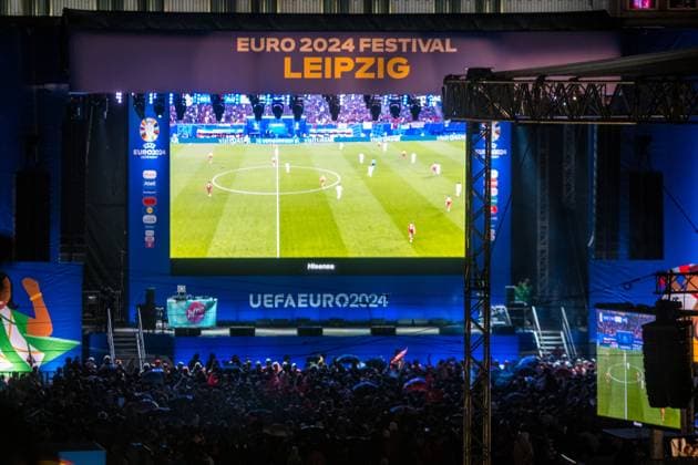 In the round of 16 of the European Football Championship 2024, Turkey faced Austria in the evening The match was played in Leipzigs Zentralstadion A highly emotional match with several thousand spectators in the Leipzig fan zone on Augustusplatz in front of the Gewandhaus Turkey Austria
