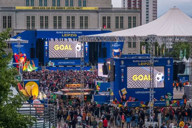 In the round of 16 of the European Football Championship 2024, Turkey faced Austria in the evening The match was played in Leipzigs Zentralstadion A highly emotional match with several thousand spectators in the Leipzig fan zone on Augustusplatz in front of the Gewandhaus Turkey Austria