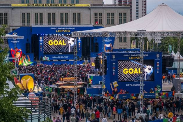 In the round of 16 of the European Football Championship 2024, Turkey faced Austria in the evening The match was played in Leipzigs Zentralstadion A highly emotional match with several thousand spectators in the Leipzig fan zone on Augustusplatz in front of the Gewandhaus Turkey Austria