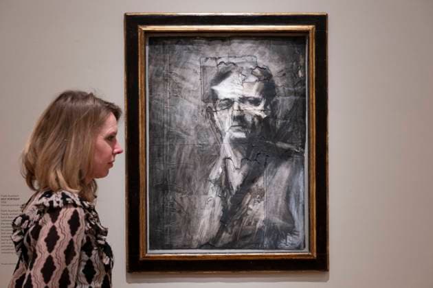 Frank Auerbach exhibition at The Courtauld Gallery in London, UK, on 8th Feb, 2024 The Courtauld Gallery, London, UK. 8th Feb, 2024. Frank Auerbach: The Charcoal Heads. The exhibition at The Courtauld brings together 17 major Auerbach (b. 1931) charcoal drawings, showing them alongside a selection of six paintings Auerbach made of the same sitters. Produced in the 1950s and 1960s, this series of monumental charcoal heads reveal the significance of drawing to the development of Auerbach™s practice as he found his voice as a young artist. The exhibition runs from 9 Feb-27 May 2024. Image: Frank Auerbach, Self-Portrait, 1958, charcoal and chalk. Private collection.,  Copyright: xMALCOLMxPARKx xAvalonx 0844584909
