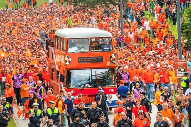 Thousands of cheerful Oranje fans march through the Olympic Park to the Fan Zone, Fan Walk, UEFA EURO 2024, Munich, 2 July 2024 Germany, Munich, 2 July 2024, Fan March of the Dutch soccer fans to the Olympic Park, thousands of cheerful Oranje fans meet