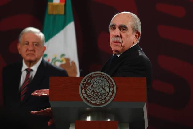 MexicoÃ¢â‚¬â ¢s President, Andres Manuel Lopez Obrador is seen behind while Pablo GoÂ³mez, Head of the Financial Intelligence Unit (UIF), speaking during a briefing conference at National Palace. where talked about how the Government of Mexico works to eliminate corruption and avoid budget waste, as happened in previous six-year terms. Mexico City Mexico - ZUMAe321 20240703_zia_e321_024 Copyright: xCarlosxSantiagox