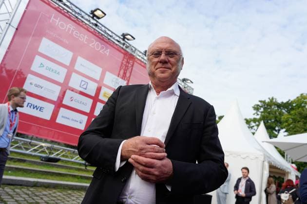 Hoffest der SPD-Bundestagsfraktion Hoffest der SPD-Bundestagsfraktion im Tipi am Kanzleramt; Ulrich Schneider, Deutscher Paritätischer Wohlfahrtsverband Berlin Berlin GER *** Court party of the SPD parliamentary group Court party of the SPD parliamentary group in the Tipi am Kanzleramt Ulrich Schneider, Deutscher Paritätischer Wohlfahrtsverband Berlin Berlin GER