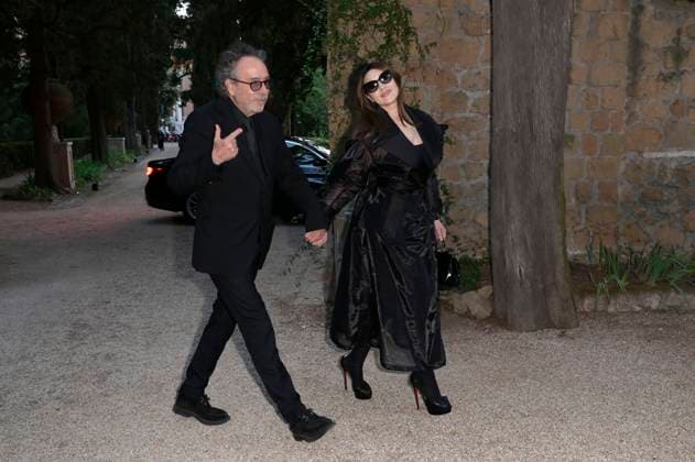Tim Burton with partner Monica Bellucci at the 64 Globi d Oro 2024 awards ceremony at the Accademia Tedesca di Roma Villa Massimo Rome, 03 07 2024 Foto:xA.xM.xTinghinox xFuturexImagex globo_doro_4834