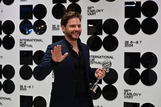 Karlovy Vary International Film Festival - Daniel Brühl erhält Preis des Präsidenten German and Spanish actor, film director and producer Daniel Bruhl received the President s Award, Crystal Globe, at the 58th Karlovy Vary International Film Festival, on July 4, 2024, in Karlovy Vary, Czech Republic. (CTKxPhoto SlavomirxKubes) CTKPhotoP2024070404524  CTKPhotoP2024070404524