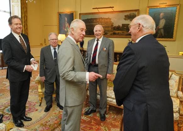 Audience at Buckingham Palace King Charles III (centre), along with along with Master of The King s Household, Vice Admiral Sir Tony Johnstone-Burt (left), during an audience with Veterans of the Korean War (second left to right) Alan Guy, Mike Mogridge, and Brian Parritt, at Buckingham Palace, London. Picture date: Tuesday March 19, 2024.,  Copyright: xJonathanxBradyx xAvalonx 0858030146