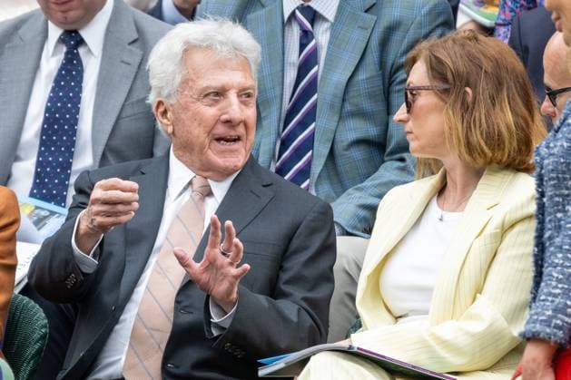 Dustin Hoffman watches centre court tennis on the fifth day of the Wimbledon tennis championships held at the All England Lawn Tennis & Croquet Club Featuring: Dustin Hoffman Where: London, United Kingdom When: 05 Jul 2024 Credit: Ray Tang Cover Images **STRICTLY EDITORIAL USE ONLY** EDITORIAL USE ONLY. NOT FOR USE BY NEWSPAPERS BASED IN THE UK. Copyright: xx coverimg53923310