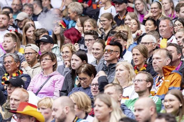 Dinslaken Public Viewing European Championship quarter-final at the Burgtheater FOR EDITORIAL PURPOSES ONLY p Fans in the audience during extra time on Friday, July 5, 2024 at the public viewing of the European Championship quarter-final match between Germany and Spain at the Burgtheater in Dinslaken Spain Dinslaken Copyright KarlxBanski Copyright: KarlxBanski doc7w64cwi6uncut8ms6xe ,EDITORIAL USE ONLY Copyright: KarlxBanski