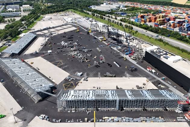 Construction of a huge open-air arena for Adeles European concerts in August On the open-air grounds of Messe Muenchen Global superstar Adele will perform in Munich on August 2 , 3 , 9 and 10, 2024 On the grounds of Messe Muenchen on the A94 highway, Adele will perform in an open-air situation created exclusively for these special concerts