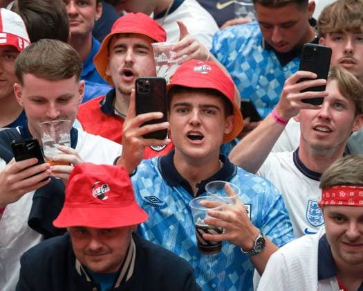 . 06 07 2024. London, United Kingdom. England Fans BoxPark Wembley. Supporters watch screening of England s knockout game against Switzerland on the big screen at BoxPark, Wembley.  xMartynxWheatleyx xi-Imagesx IIM-25357-0004