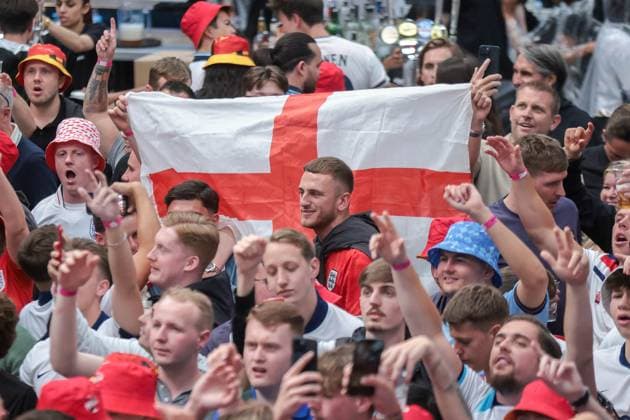 . 06 07 2024. London, United Kingdom. England Fans BoxPark Wembley. Supporters watch screening of England s knockout game against Switzerland on the big screen at BoxPark, Wembley.  xMartynxWheatleyx xi-Imagesx IIM-25357-0029