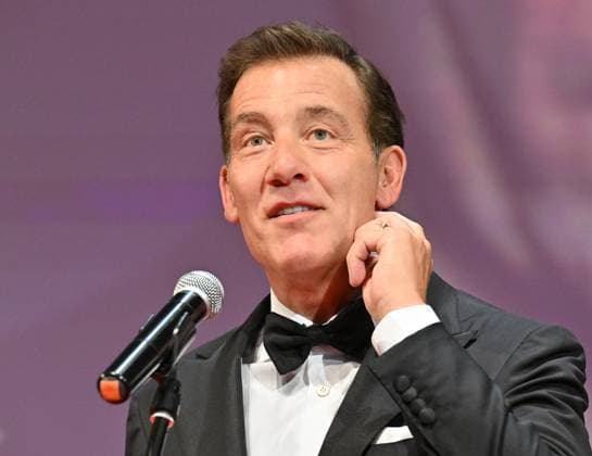 British actor Clive Owen received President s Award of Karlovy Vary International Film Festival at the closing awards ceremony of the 58th Karlovy Vary International Film Festival, in Karlovy Vary, Czech Republic, on July 6, 2024. (CTKxPhoto OndrejxHajek) CTKPhotoP2024070605285  CTKPhotoP2024070605285