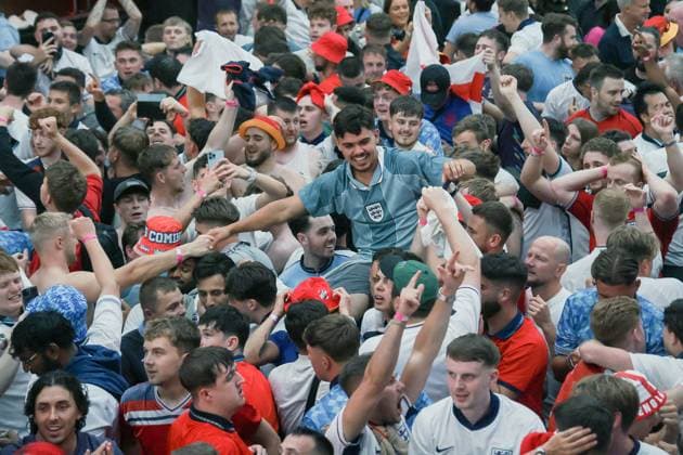 . 06 07 2024. London, United Kingdom. England Fans BoxPark Wembley. Supporters watch screening of England s knockout game against Switzerland on the big screen at BoxPark, Wembley.  xMartynxWheatleyx xi-Imagesx IIM-25357-0057