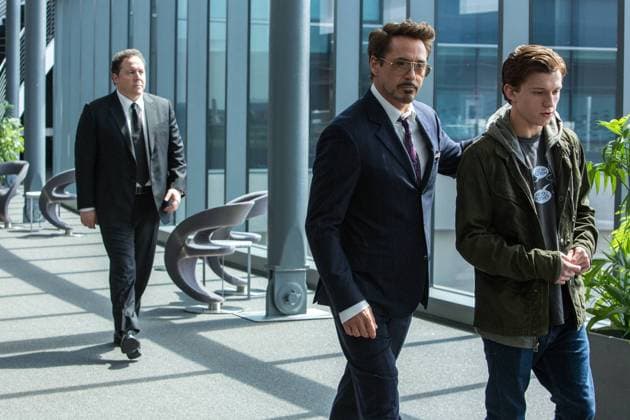 Spider-Man: Homecoming (2017) - filmstill Spider-Man: Homecoming (2017) Jon Favreau, Robert Downey Jr. and Tom Holland - - - EDITORIAL USE ONLY Copyright: xChuckxZlotnickx