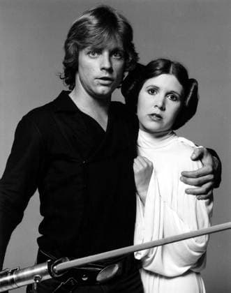 Star Wars: Episode IV - A New Hope (1977) - filmstill Star Wars: Episode IV - A New Hope (1977) Promo shot of Mark Hamill & Carrie Fisher - - - EDITORIAL USE ONLY Copyright: xCAP KFSx